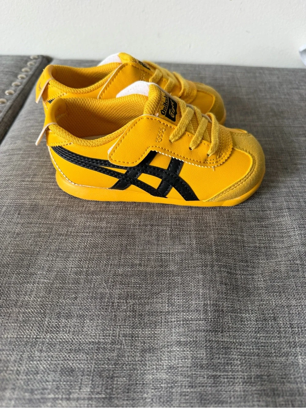 Onitsuka Tiger by Asics Kids Yellow Hook-and-Loop Sneakers size 7